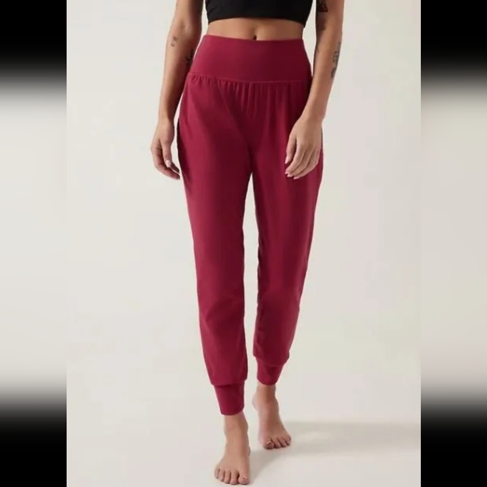 Athleta Red Salutation jogger xs new